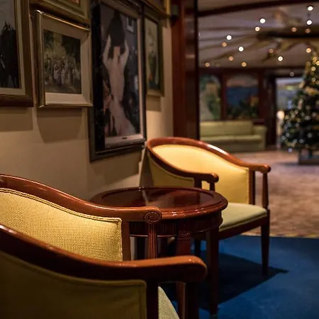 Onriver - Ms Cezanne 4*