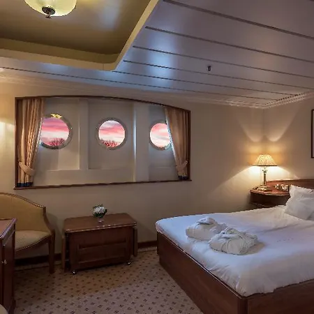 Onriver - Ms Cezanne 4*