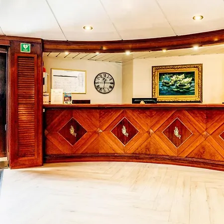 Onriver - Ms Cezanne 4*