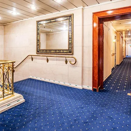 Onriver - Ms Cezanne 4*