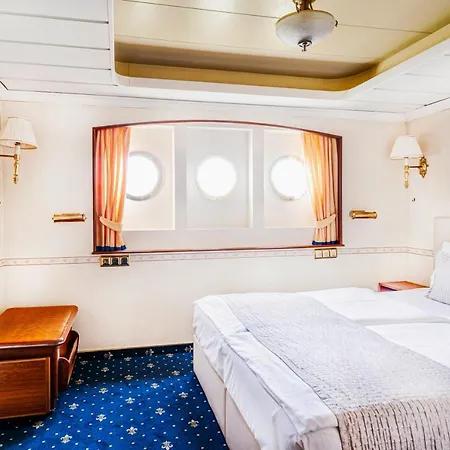 Onriver - Ms Cezanne 4*