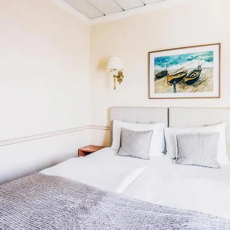 Botel Onriver - Ms Cezanne