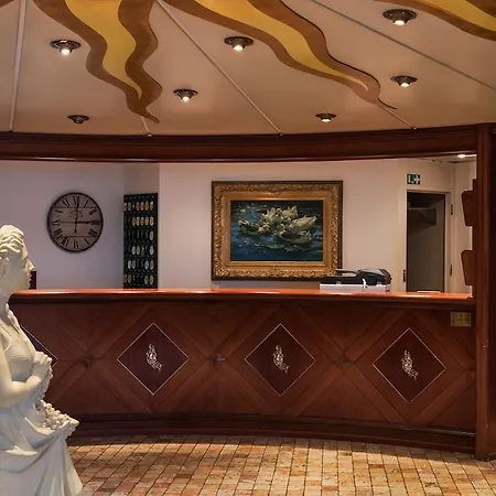 Onriver - Ms Cezanne Hotel en barco