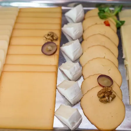 Onriver - Ms Cezanne Budapeste