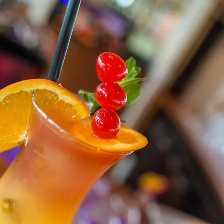 Onriver - Ms Cezanne 4*