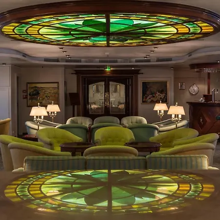 Onriver - Ms Cezanne Botel 4*