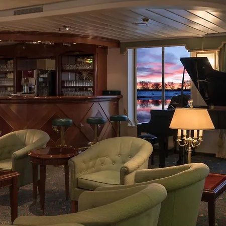 Onriver - Ms Cezanne Hotel en barco