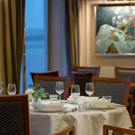 Onriver - Ms Cezanne Botel Budapeste