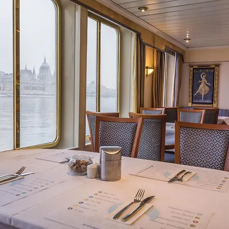 Hotel en barco Onriver - Ms Cezanne 4*