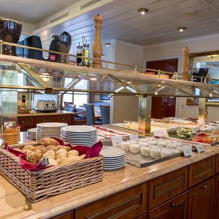 Botel Onriver - Ms Cezanne