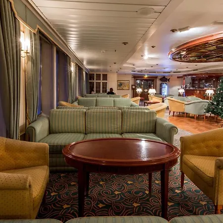 Onriver - Ms Cezanne