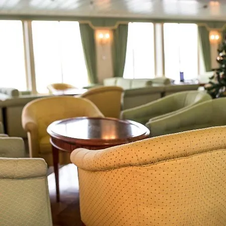 Onriver - Ms Cezanne Hotel en barco