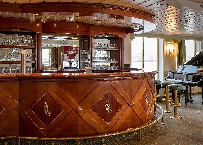 Onriver - Ms Cezanne Botel Budapesta