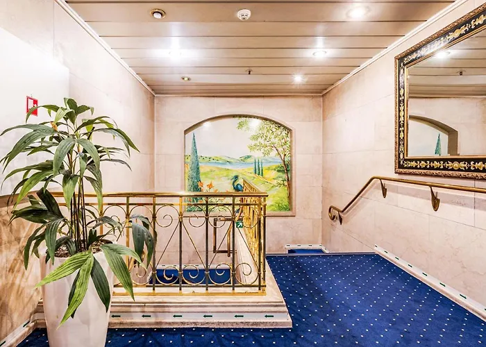 Onriver - Ms Cezanne