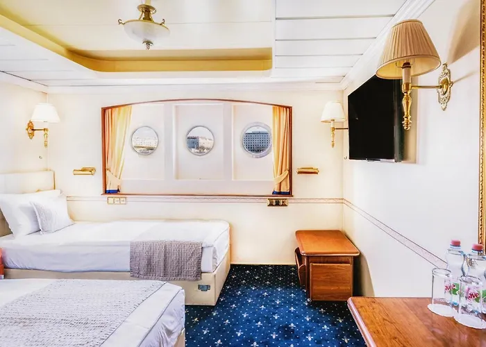 Onriver - Ms Cezanne Botel Budapesta