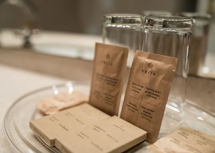 Onriver - Ms Cezanne 4*