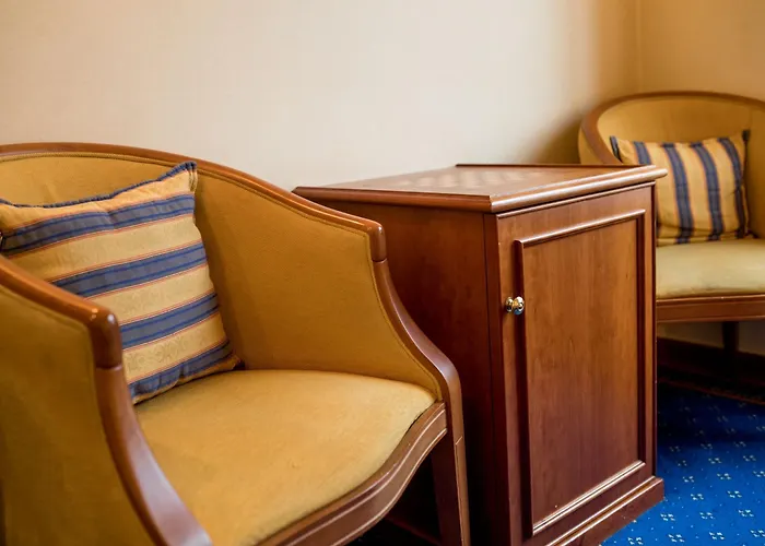 Onriver - Ms Cezanne 4*