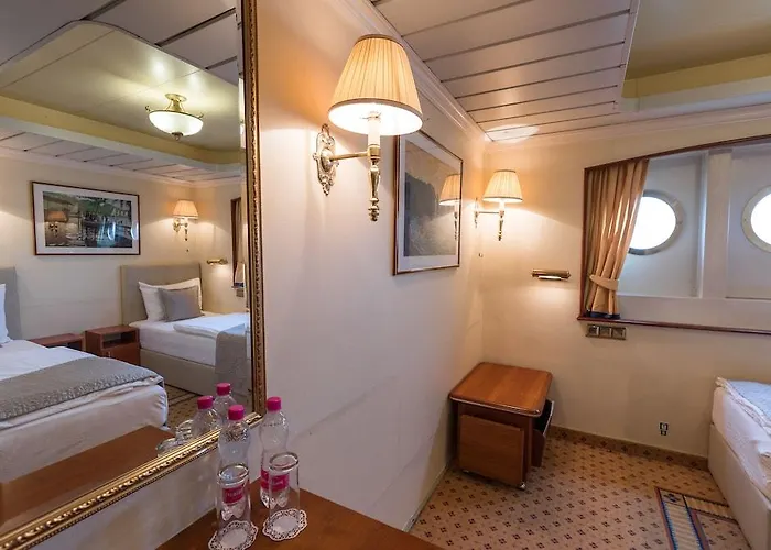 Onriver - Ms Cezanne