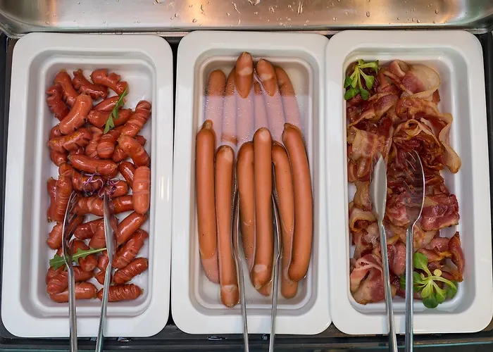 Onriver - Ms Cezanne 4*