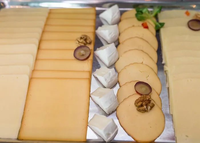 Onriver - Ms Cezanne Budapesta