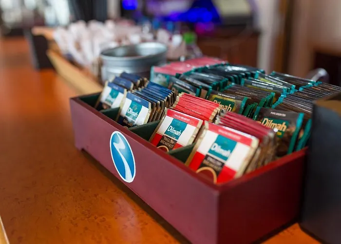 Onriver - Ms Cezanne Botel 4*