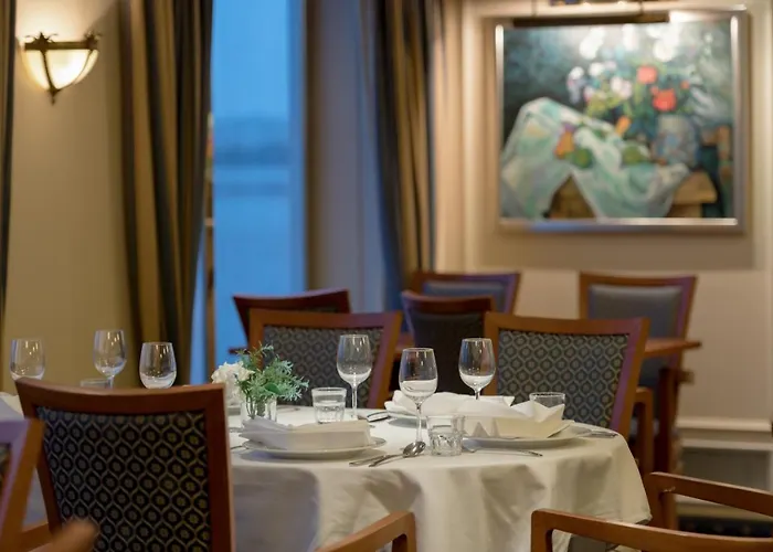 Onriver - Ms Cezanne Botel Budapesta