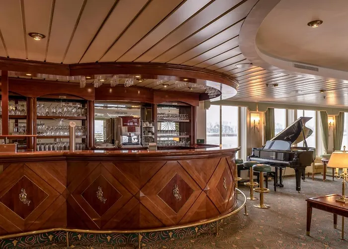 Onriver - Ms Cezanne Botel Budapesta