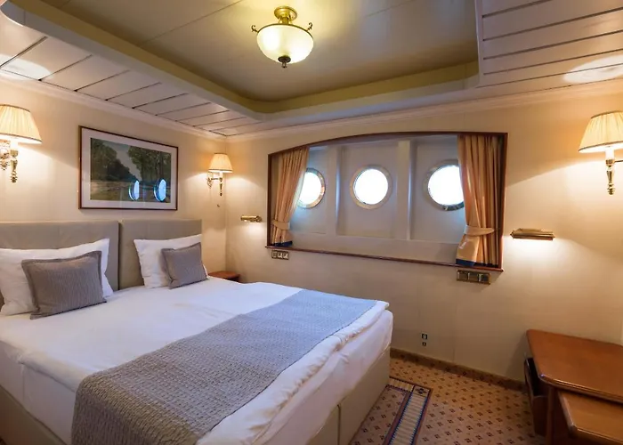 Botel Onriver - Ms Cezanne Budapesta