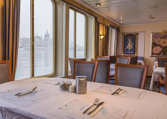 Botel Onriver - Ms Cezanne 4*