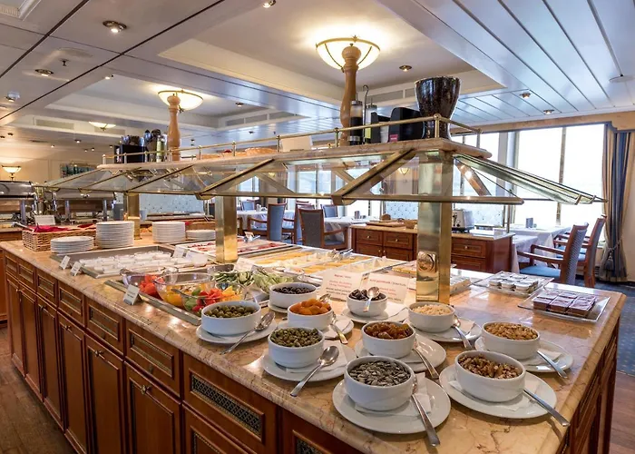 Onriver - Ms Cezanne Budapesta