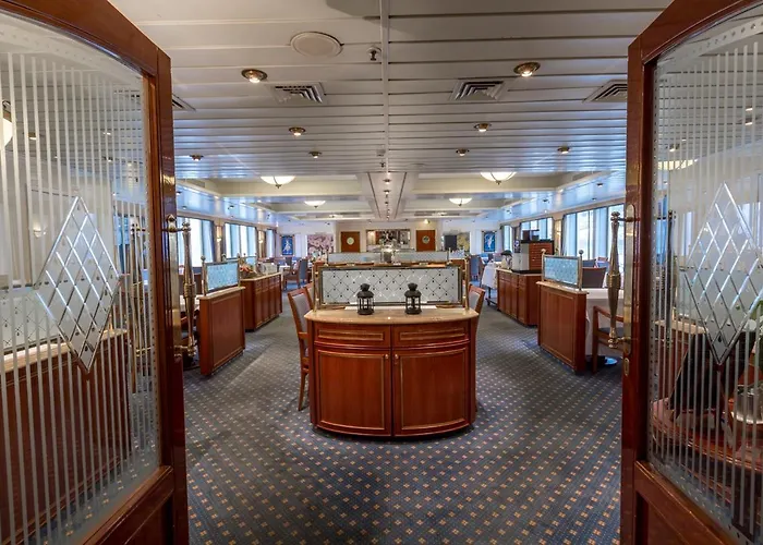 Onriver - Ms Cezanne Budapesta