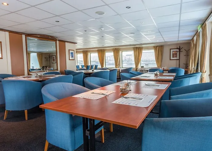 Onriver - Ms Cezanne 4*