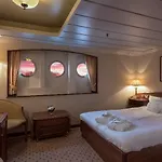 Onriver - Ms Cezanne 4*