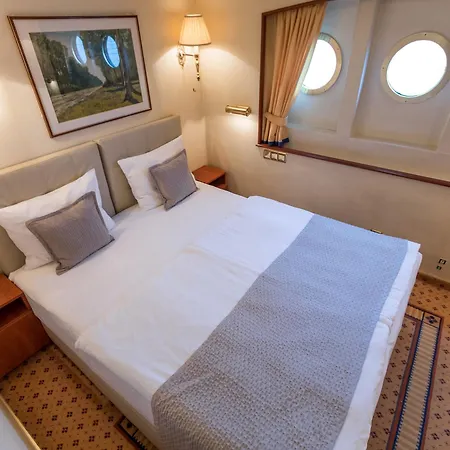 Onriver - Ms Cezanne Bateau-hôtel 4*