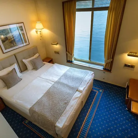 Onriver - Ms Cezanne Bateau-hôtel 4*